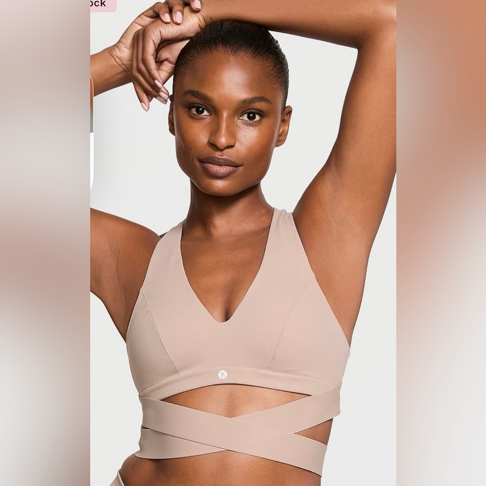 🖤VSX Black Cross-Strap Sports Bra